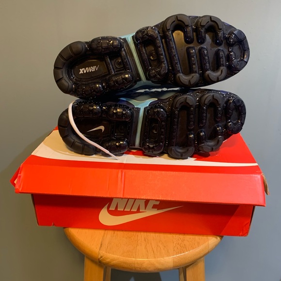 Nike Air Vapormax Plus “Blizzard” - Picture 3 of 5